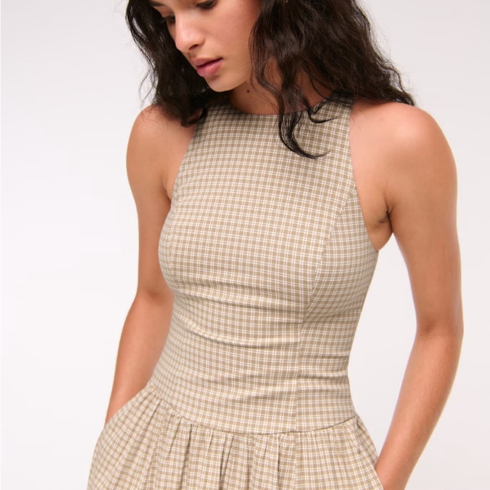 NWT - A&F Checkered Plaid Midi Dress w Pockets. Perfect Neutral for Family Pics